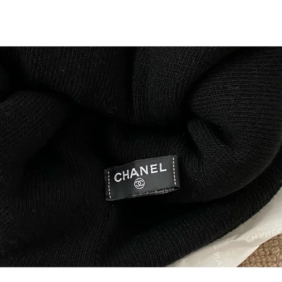 Chanel cashmere wool beanie worn only once - Picture 4 of 5